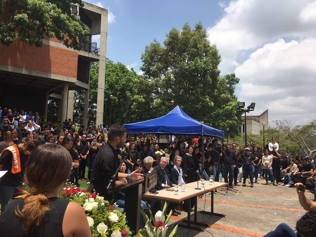 ¡Con cantos y profunda tristeza! Así fue la emotiva misa en memoria a Juan Pernalete (Video)