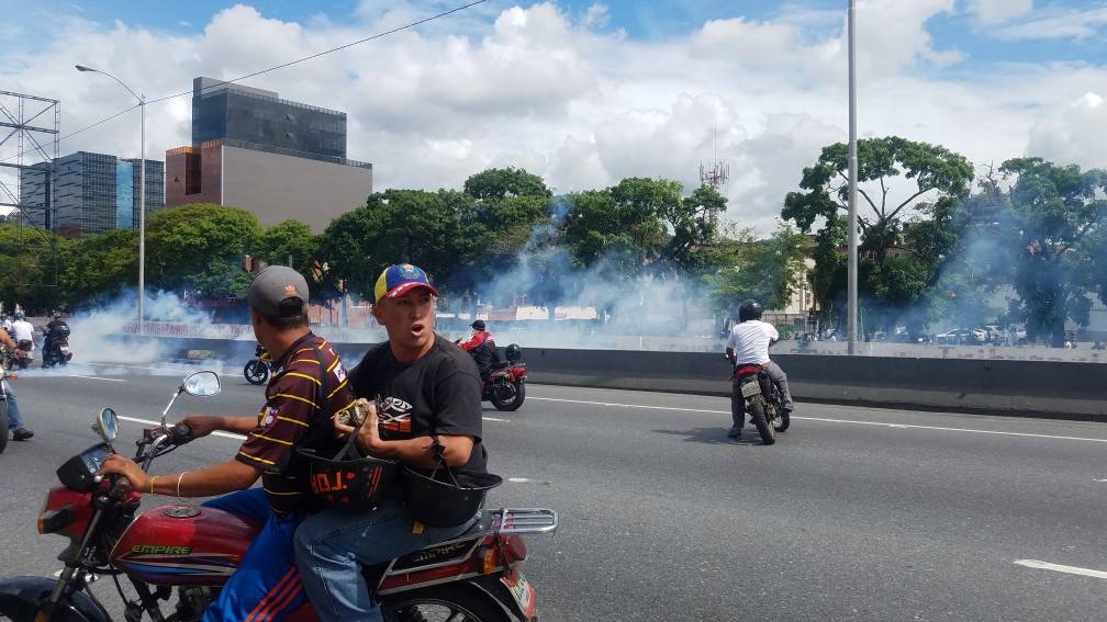 GNB reprime a manifestantes entre Las Mercedes y El Rosal (fotos)