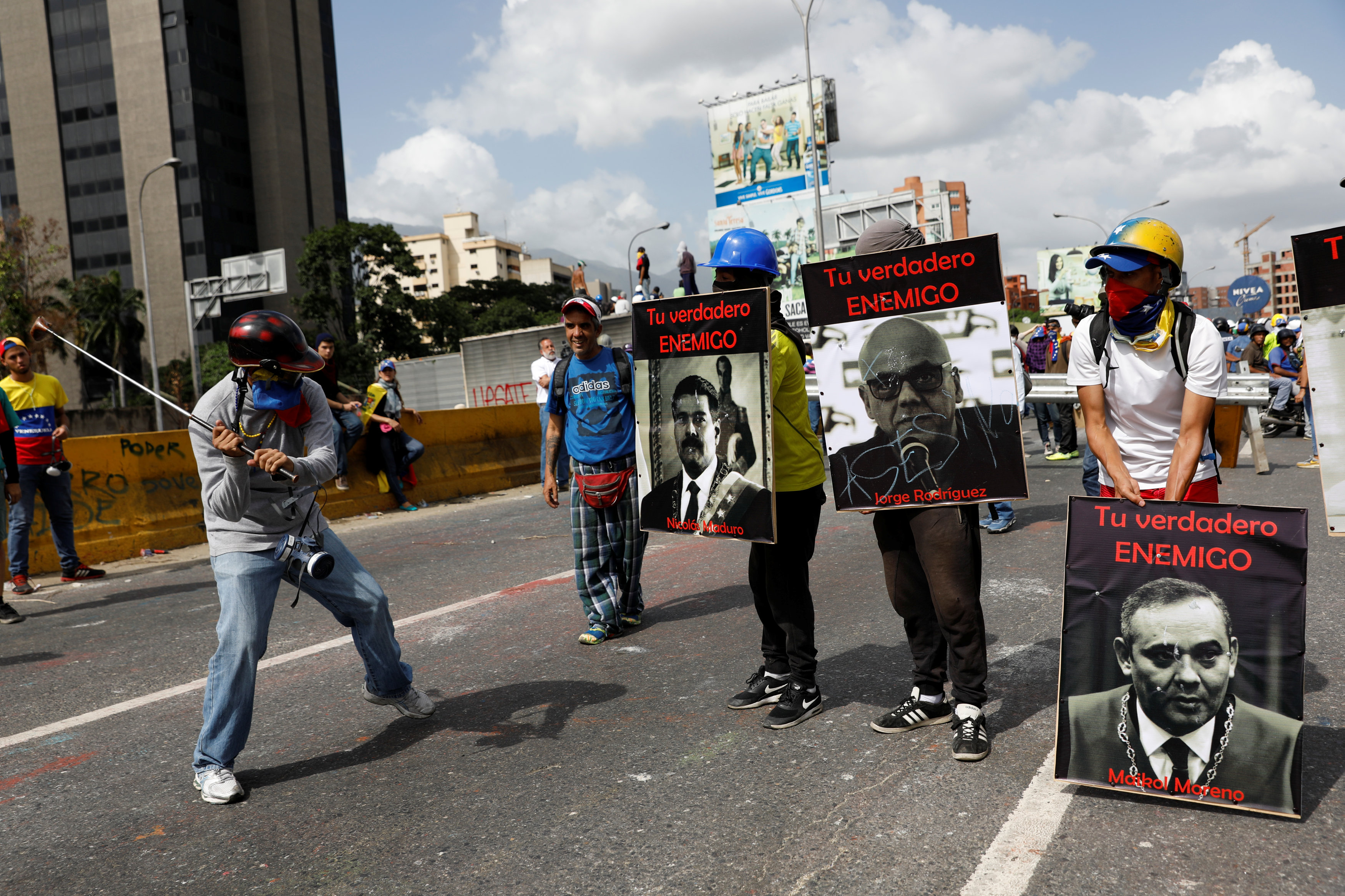 Los nuevos escudos de la resistencia con los que tendrán pesadillas los GNB  (FOTOS)