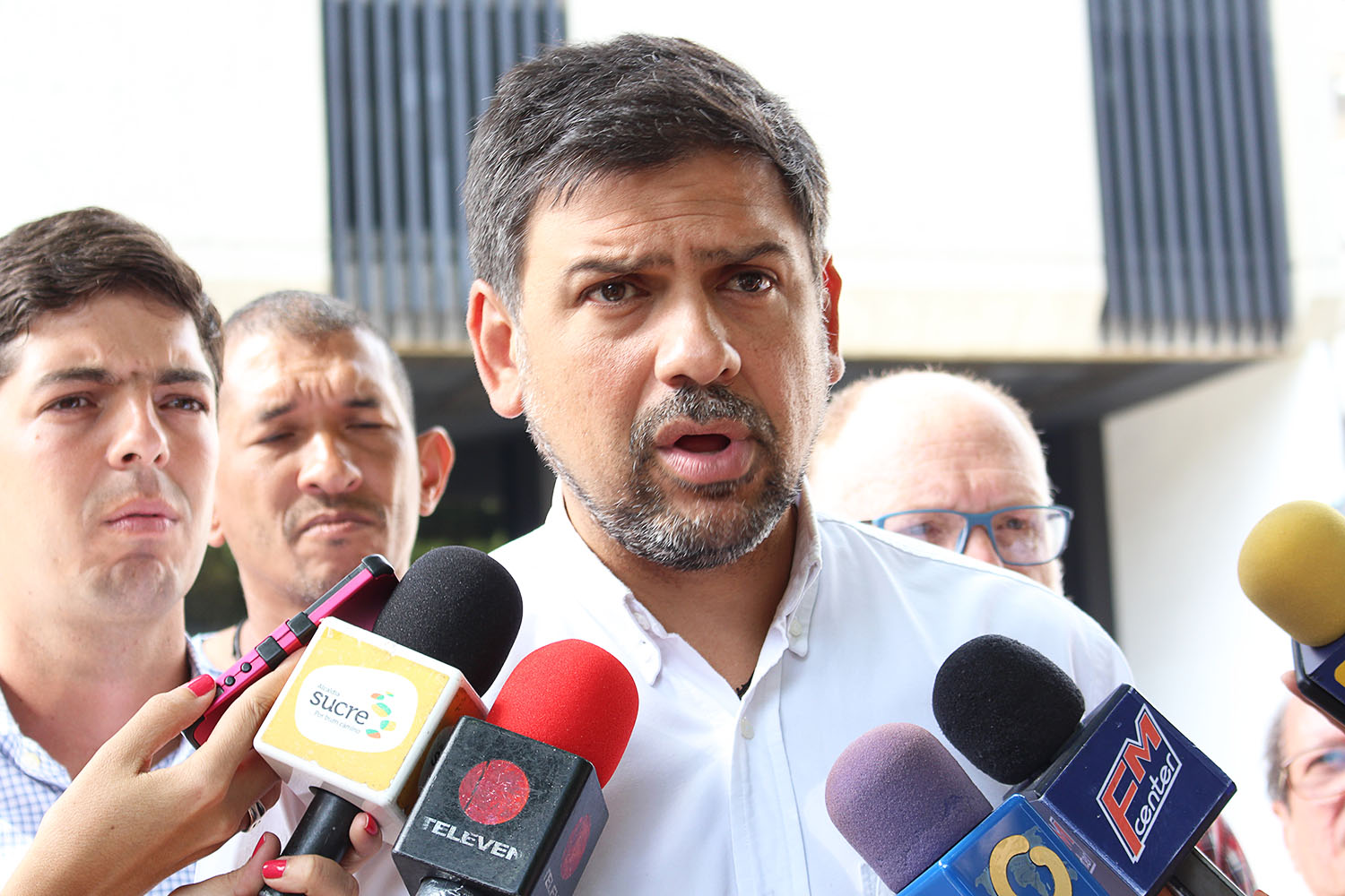 TSJ ordena a Carlos Ocariz evitar cierre de vías en municipio Sucre