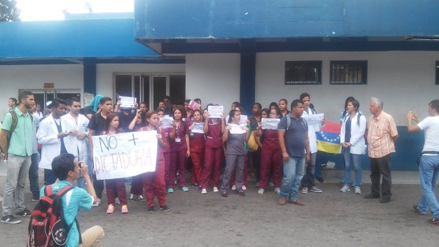 Un detenido fue el saldo que dejó una protesta de la Unerg en respaldo a Oriana Wadskier . Foto: @Ramosrogmar 