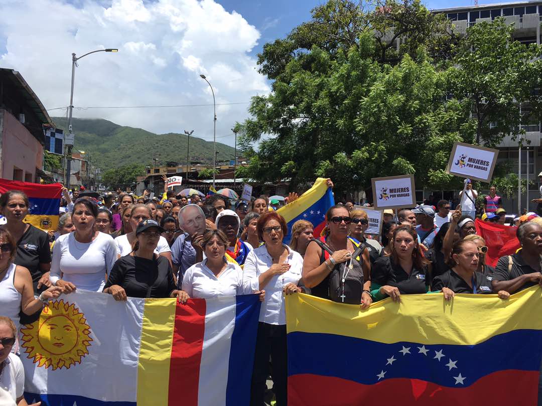 Helen Fernández: Seguimos en las calles demostrando la rebelión ante un Gobierno incapaz