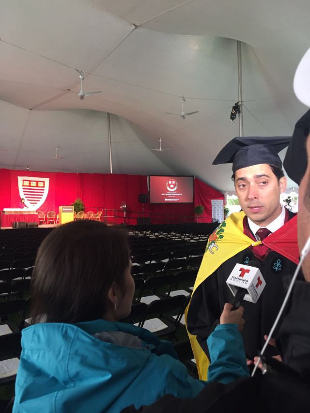 Exiliado graduado en Harvard