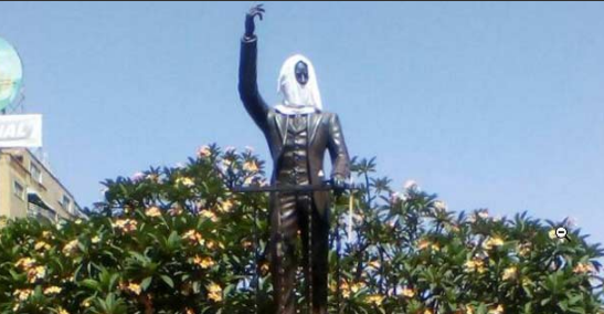 Cubanos en Venezuela rechazan que colocaran capucha a estatua de José Martí