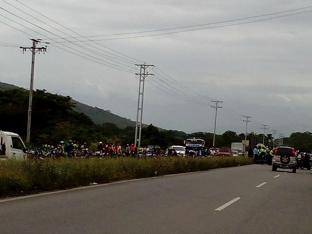 Foto: Cerrada carretera nacional Cagua-La Villa por protesta el 23 de mayo / Victoria 103.9 FM