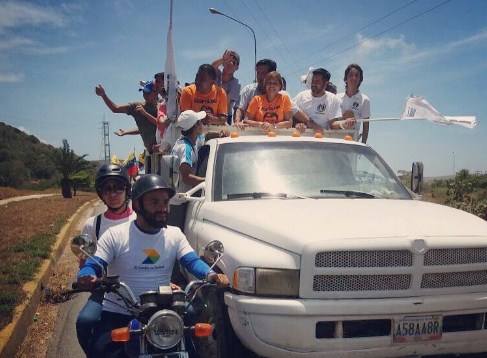 El alcalde de La Asunción, Richard Fermín acompañó en moto a la movilización opositora. Foto: @RichardFermin
