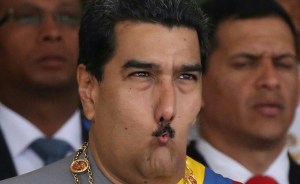 No es obrero y tampoco es pianista: De su autoría, Maduro interpreta la “5ta Sinfonía del Desastre”