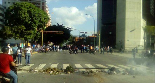 GNB arremete con lacrimógenas contra manifestantes en Altamira #18May