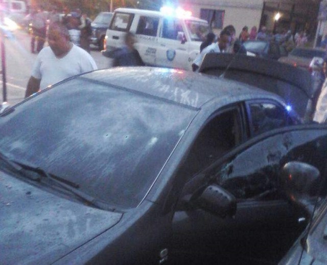 asesinada poliaragua