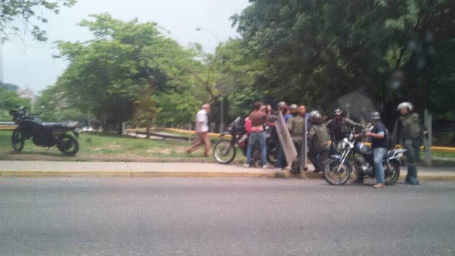 Detenciones arbitrarias, los GNB robando un carro y niños afectados en El Trigal, Valencia (FOTOS + VIDEOS)