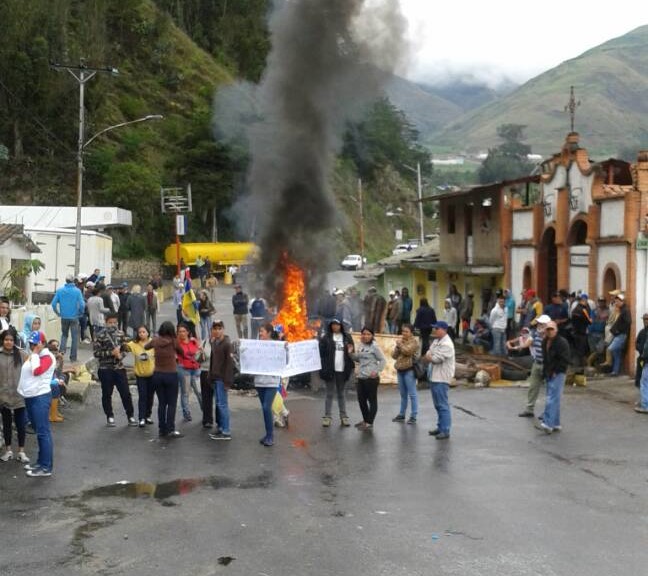 Represión en Mérida deja al menos 15 heridos