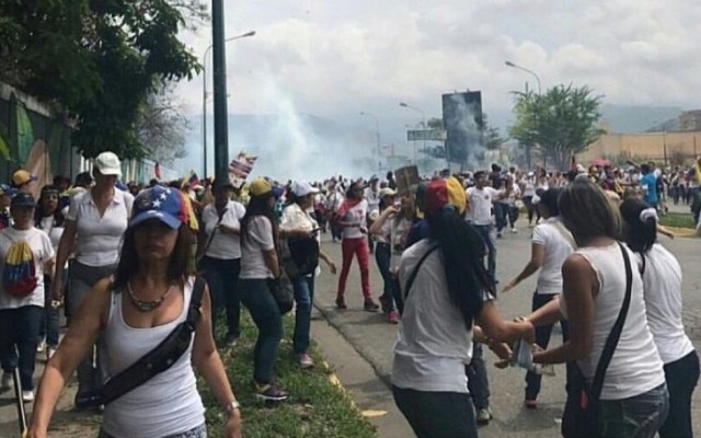 Represión a marcha de las mujeres en Aragua #6May / Foto @RCTVenlinea 