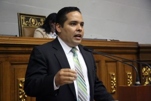 Diputado Vergara: Reforma propuesta por fracciones de la AN, “abre la puerta para reconocimiento de Maduro”