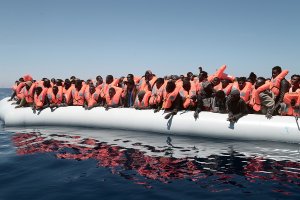 Acnur denuncia que 2.000 migrantes ha muerto este año en el Mediterráneo