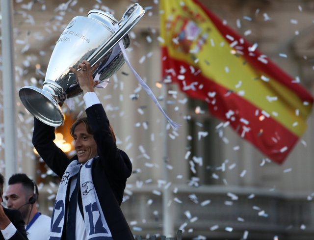 El Real Madrid celebró el nuevo título con su afición (Foto: Reuters)