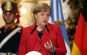 Merkel espera lograr acuerdos en G20 tras salida de EEUU de Acuerdo de París