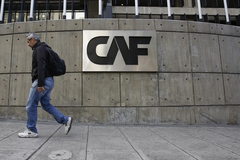 Carranza dice que renuncia a CAF por presiones de representantes argentinos