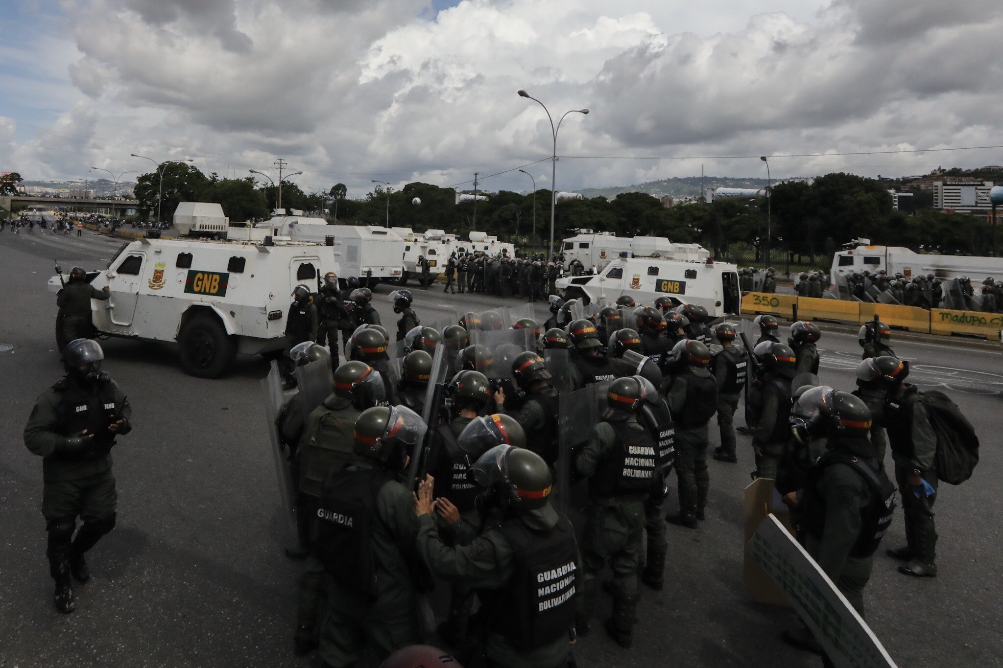 ¡Maduro busca represores! Abren 40.000 vacantes para jóvenes en los cuerpos de seguridad