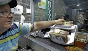 Maduro ordena abrir casas de cambio en todo el territorio nacional