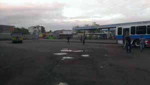 Así amanece el terminal de pasajeros de Maracay #28Jun (Foto)