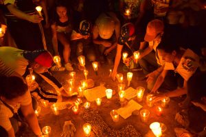 Zulianos iluminaron las calles en honor a los caídos durante marcha nocturna (Fotos)
