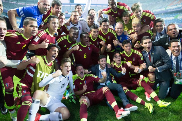 Jugadores de la selección de fútbol Sub-20 de Venezuela celebran la victoria en las semifinales de la Copa del Mundo contra Uruguay. Foto: Yelim LEE / AFP