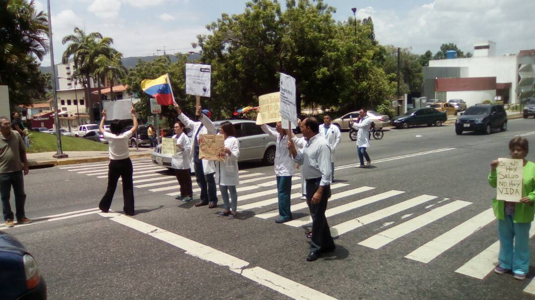 Jubilados y trabajadores de la salud iniciarán protestas para exigir pago de cestatickets