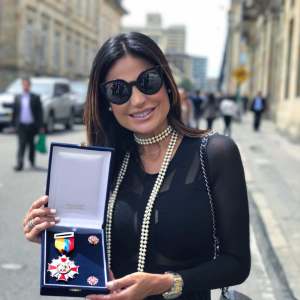 Caterina Valentino fue condecorada en Colombia con la “Orden Dignidad y Patria”