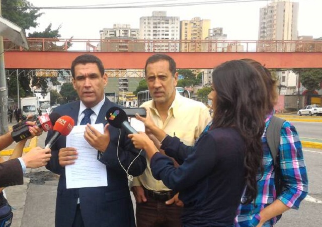 Diputados Juan Miguel Matheus y José Guerra acuden al TSJ este #29Jun // Foto @pjdiputados 