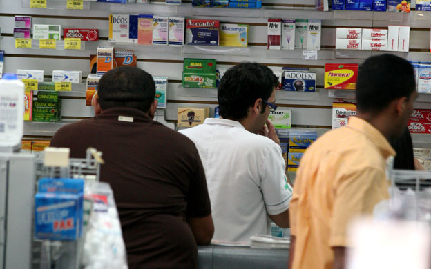 Los venezolanos se debanten entre los costos de los médicamentos y la enfermedad. (Foto: Archivo) 