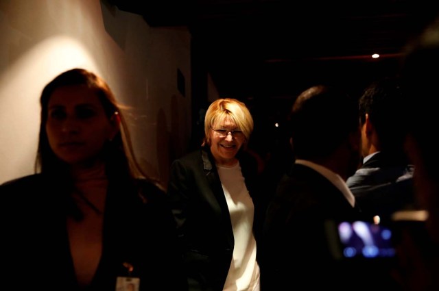 Venezuela's chief prosecutor Luisa Ortega Diaz (C) arrives for a news conference in Caracas, Venezuela July 4, 2017. REUTERS/Carlos Garcia Rawlins