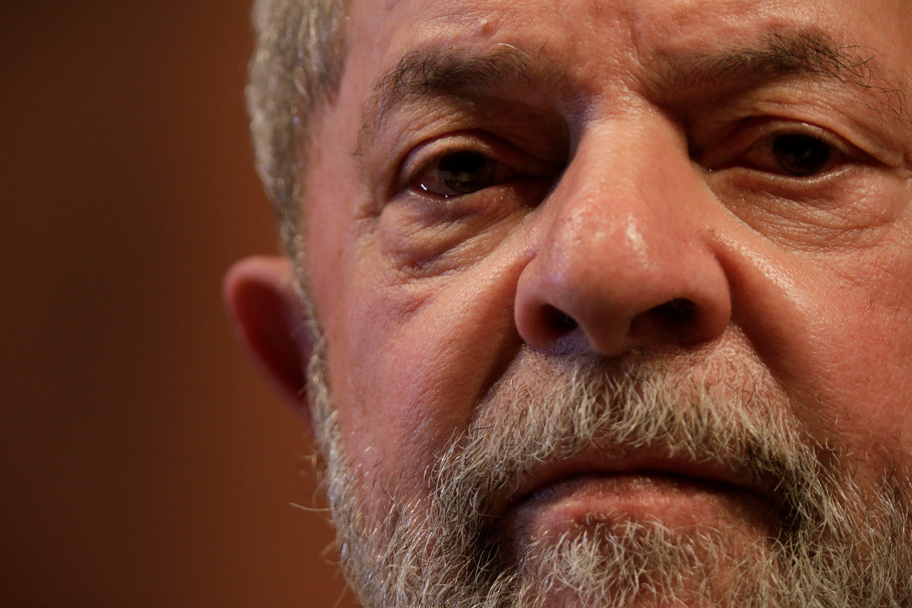 Lula ganaría las elecciones en Brasil, según sondeo