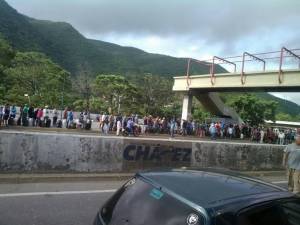 Realizan trancazo en Carapita por falta de gas doméstico #10Jul