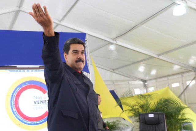 El presidente, Nicolás Maduro condecoró a varios de los sancionados por el Gobierno de EEUU. Foto: @presidencialven