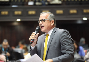 Diputado Francisco Sucre asume presidencia de Comisión Permanente de Política Exterior, sale Luis Florido