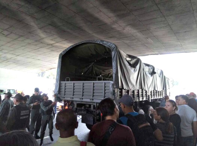 Foto: GNB cubre la ruta Caracas-La Guaira por paro de transportistas  / Román Camacho