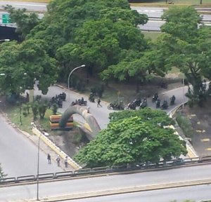 GNB reprime a manifestantes en Macaracuay #26Jul (Foto)