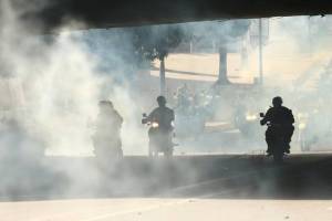 GNB reprime a manifestantes a la altura de El Rosal: Reportan varios heridos por perdigón (fotos+video)