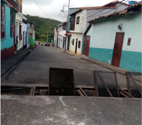 Manifestantes cerraron principales vías de Táchira / foto: @YV2GFI