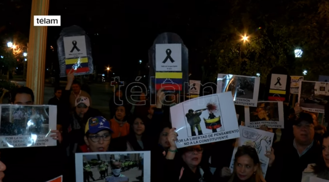 Foto: Venezolanos en Argentina solicitan a Macri interceda ante la crisis política / Telam