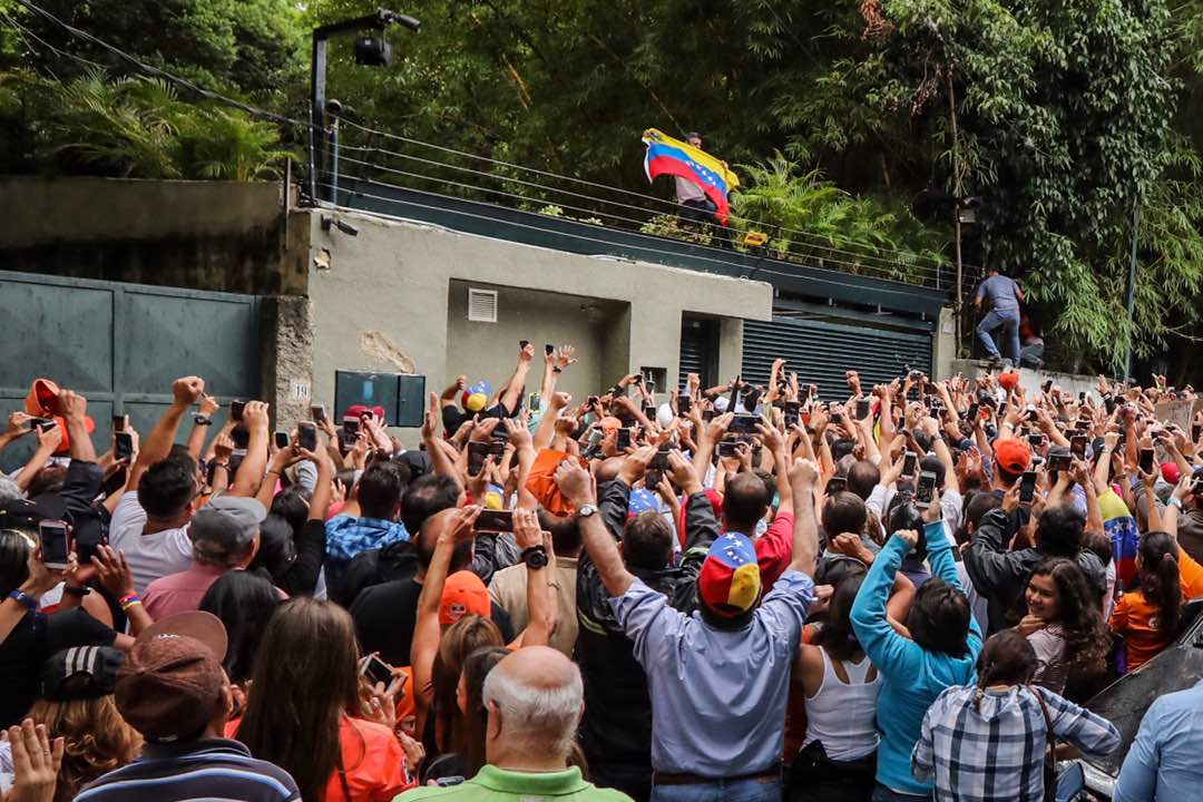 Guatemala celebra que López esté junto a su familia y dice “Sí se puede”
