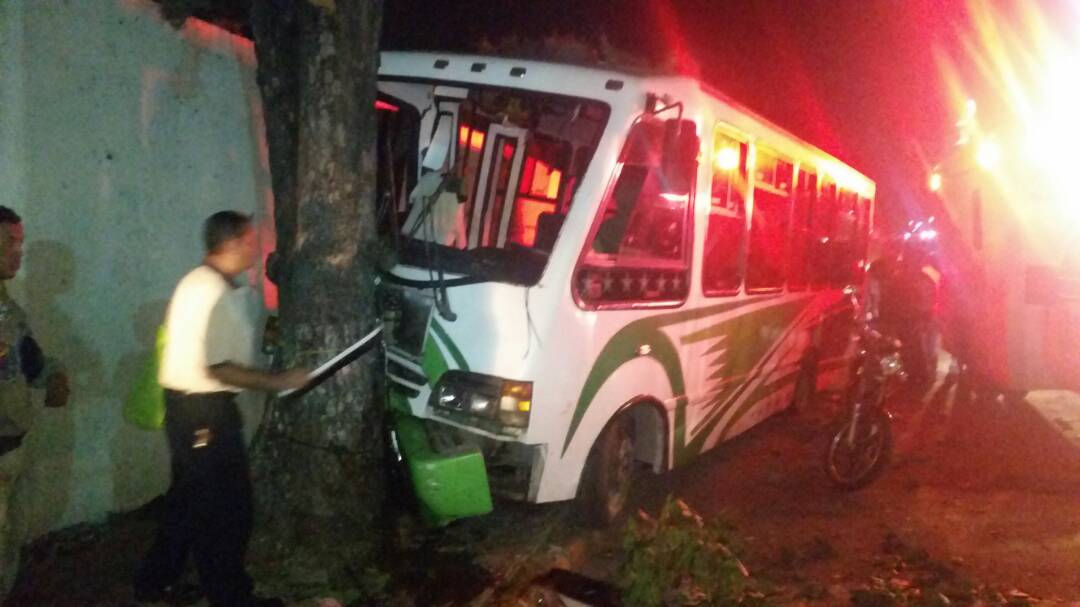 Accidente vial en El Llanito deja 14 lesionados