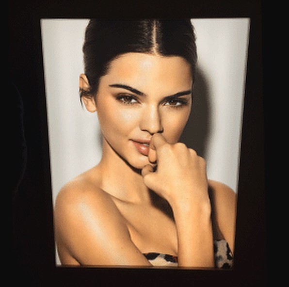 ¡Se le vio hasta el alma! Kendall Jenner enloqueció a sus fans con este vestido transparente