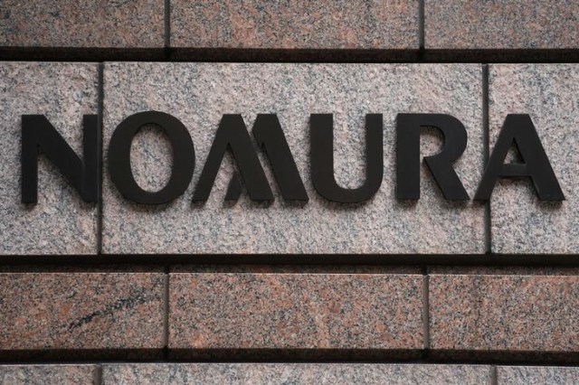 Un logo de Nomura es fotografiado en su oficina en Manhattan, Nueva York, EEUU, 23 de junio de 2017. REUTERS/Carlo Allegri