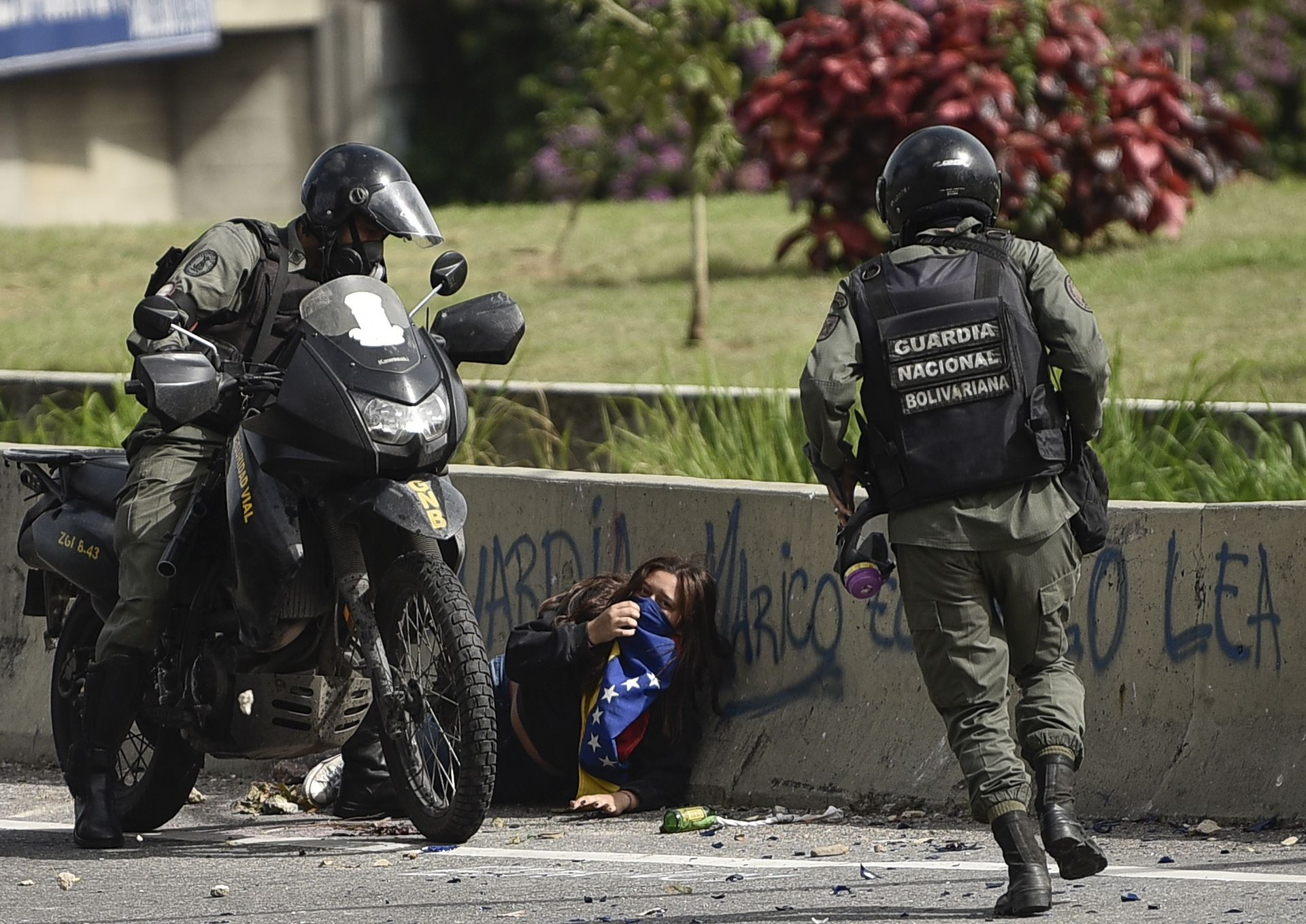 ¡Cuanta ironía!… Maduro conmemora el Día Internacional de la No Violencia