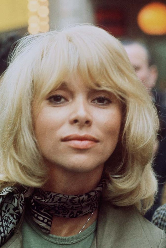 (FILES) This file photo taken on May 01, 1971 shows a portrait of French actress Mireille Darc in Paris. Mireille Darc died at age 79 on August 28, 2017, according to her family. / AFP PHOTO / STRINGER