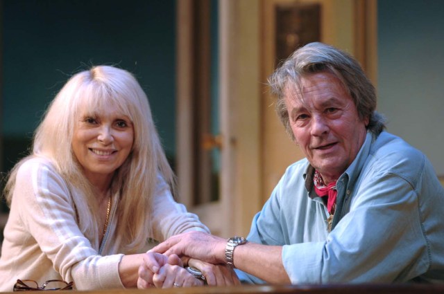 (FILES) This file photo taken on January 19, 2007 shows French actors Mireille Darc and Alain Delon posing at the Marigny theatre in Paris, prior to perform the play "Sur la route de Madison". Mireille Darc died at age 79 on August 28, 2017, according to her family. / AFP PHOTO / MARTIN BUREAU
