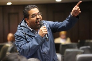 Winston Flores denuncia que Maduro mandó a la PNB a arremeter contra médicos en Carapita (Video)
