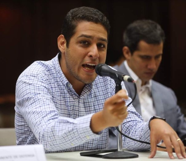 Diputado Olivares: El gobierno cree que me debilita con esta persecución
