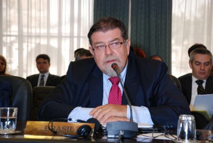 Gobierno bolivariano declara personas non grata al encargado de negocios de Canadá y embajador de Brasil